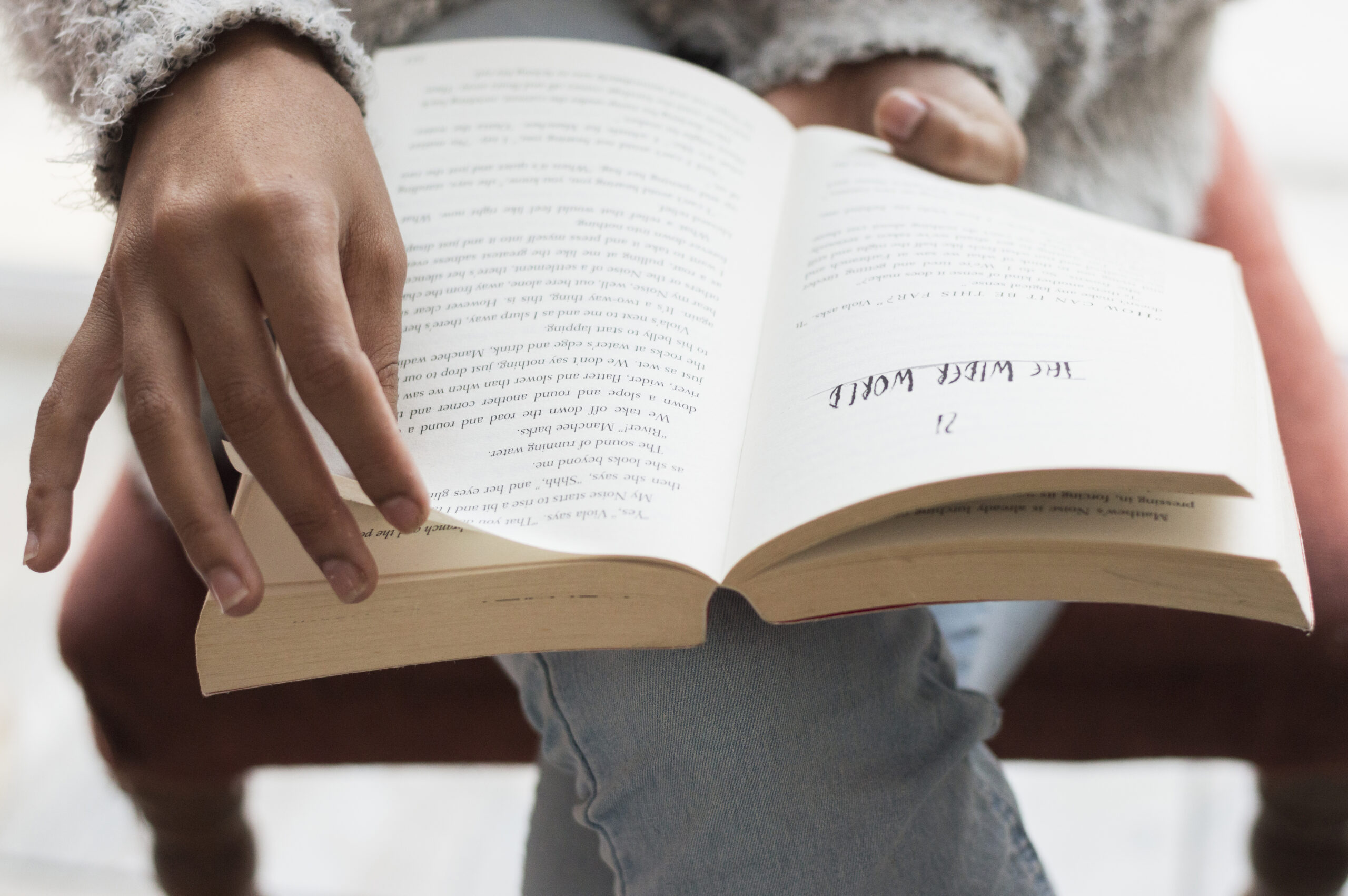 Daniela Abbatiello – Il suo libro “Sotto Sopra”